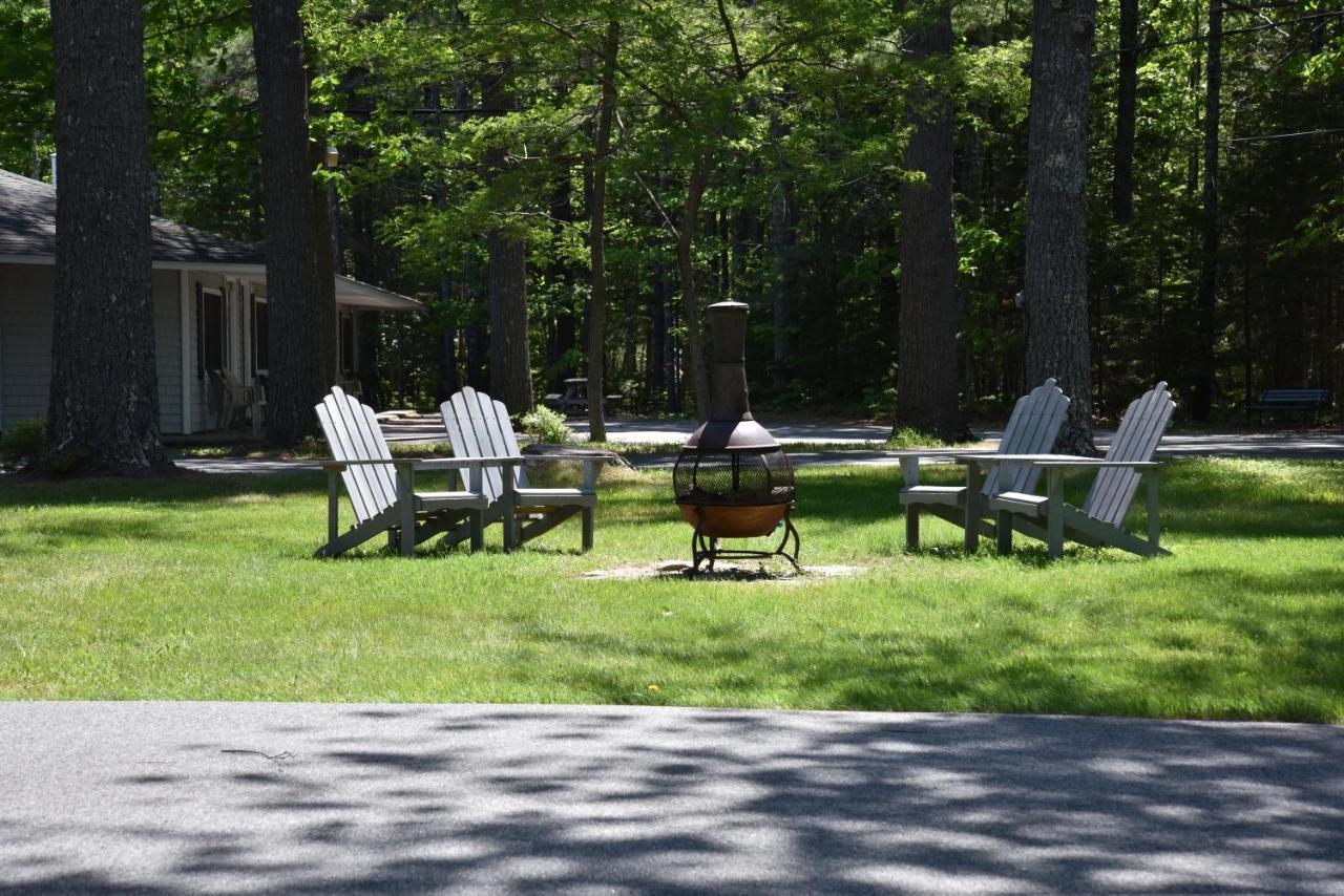 Acadia Pines Motel บาร์ฮาเบอร์ ภายนอก รูปภาพ