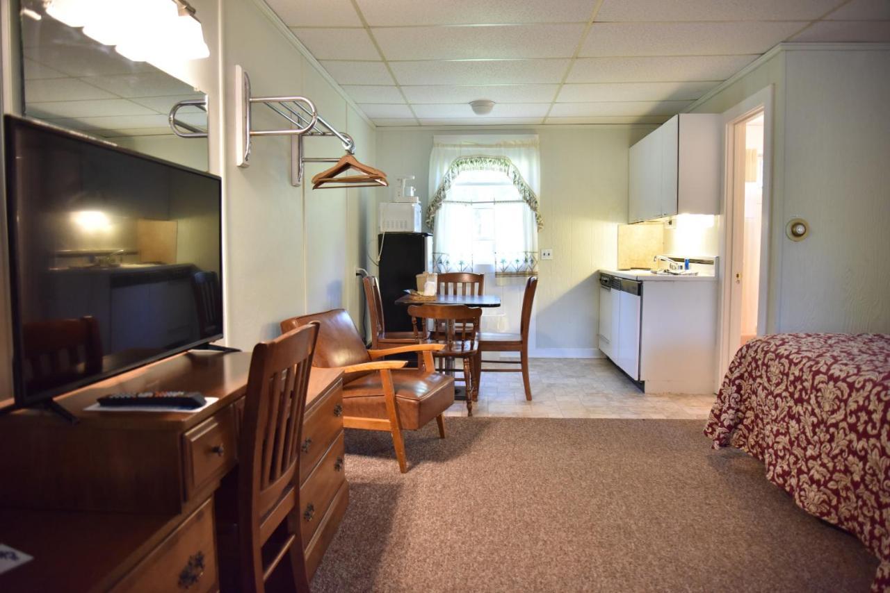 Acadia Pines Motel บาร์ฮาเบอร์ ภายนอก รูปภาพ