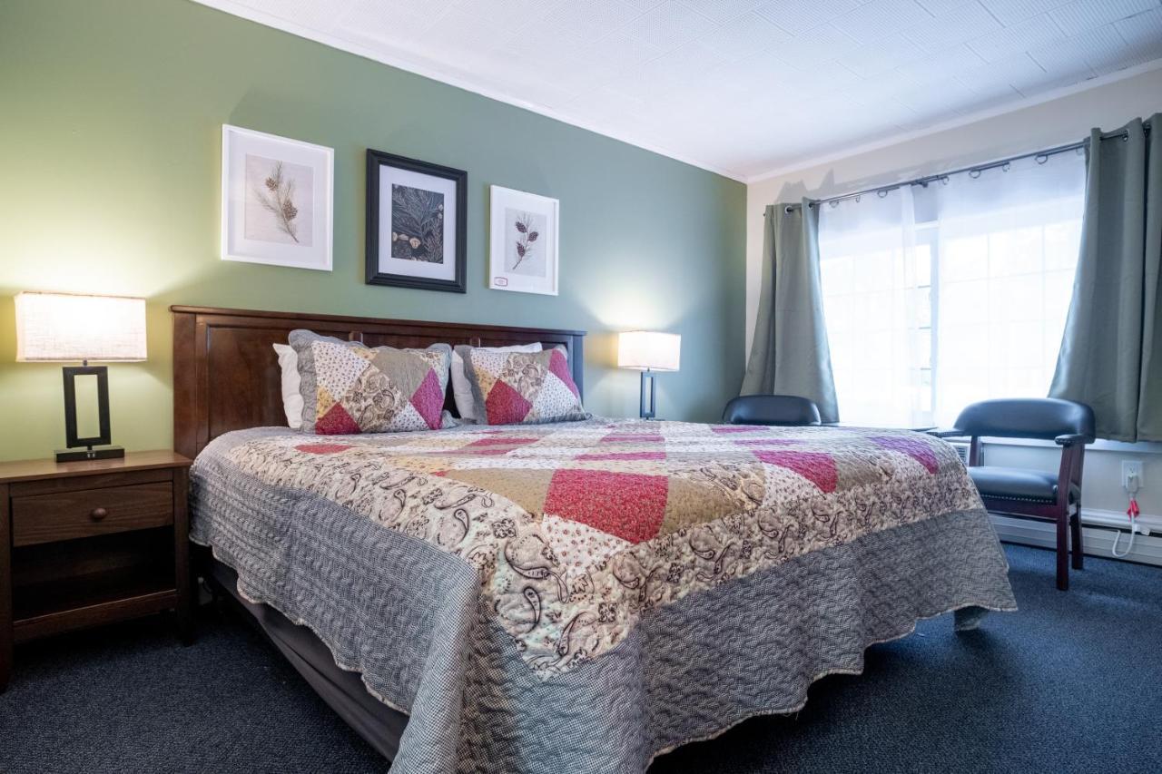 Acadia Pines Motel บาร์ฮาเบอร์ ภายนอก รูปภาพ