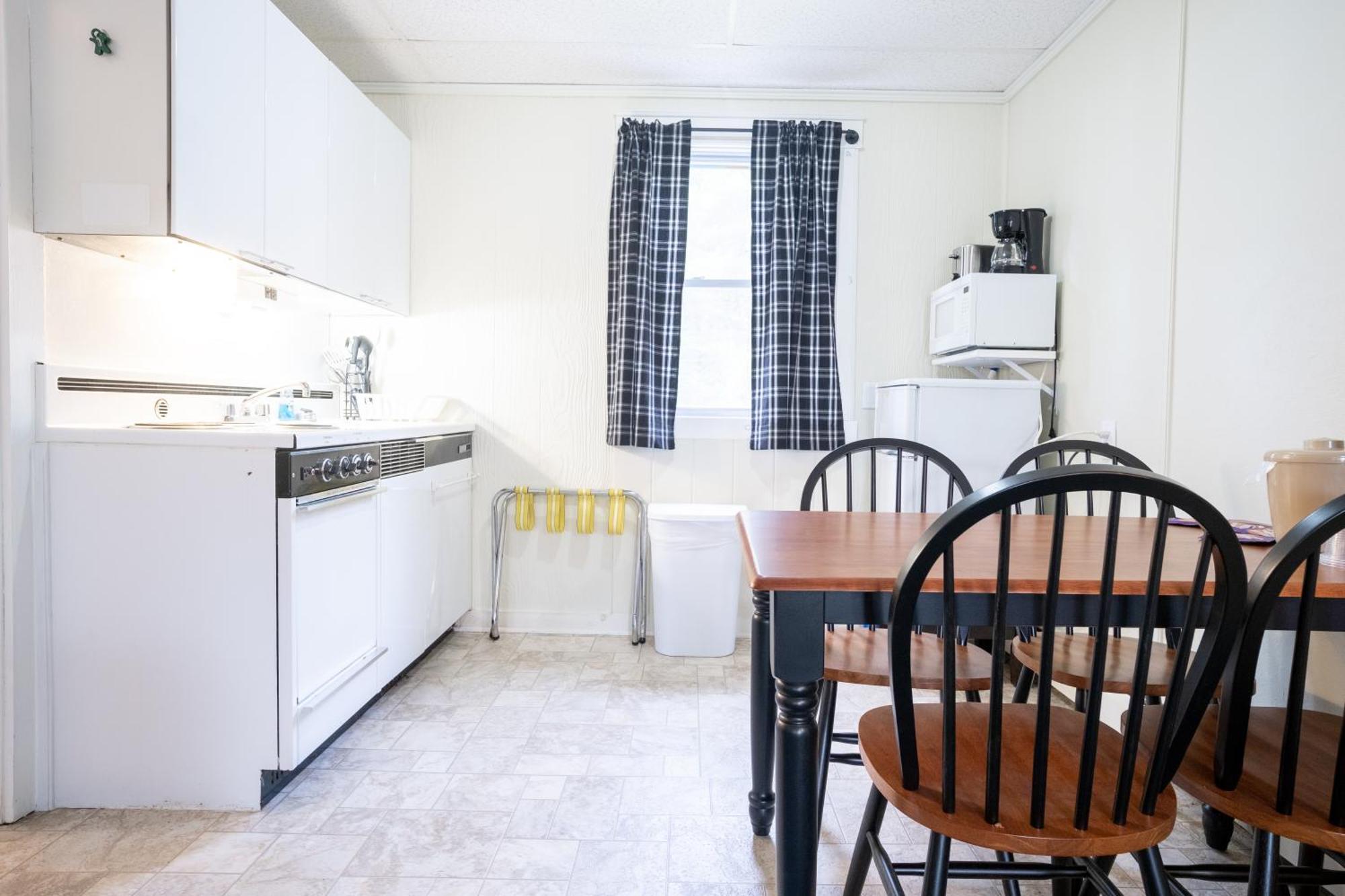 Acadia Pines Motel บาร์ฮาเบอร์ ภายนอก รูปภาพ